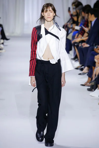 Look 18